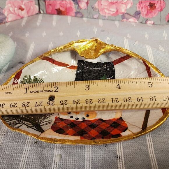 DECOUPAGE CLAM SHELL DECOUPAGE SNOWMAN ⛄️ ON A CLAM SHELL TRINKET DISH - Picture 10 of 12